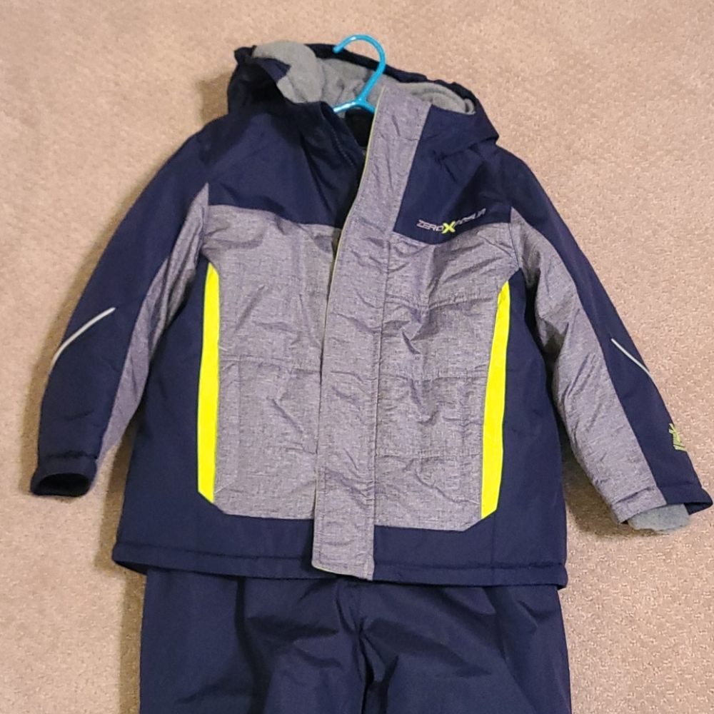 ZeroXposur Boy's Snow Suit 4T NEW